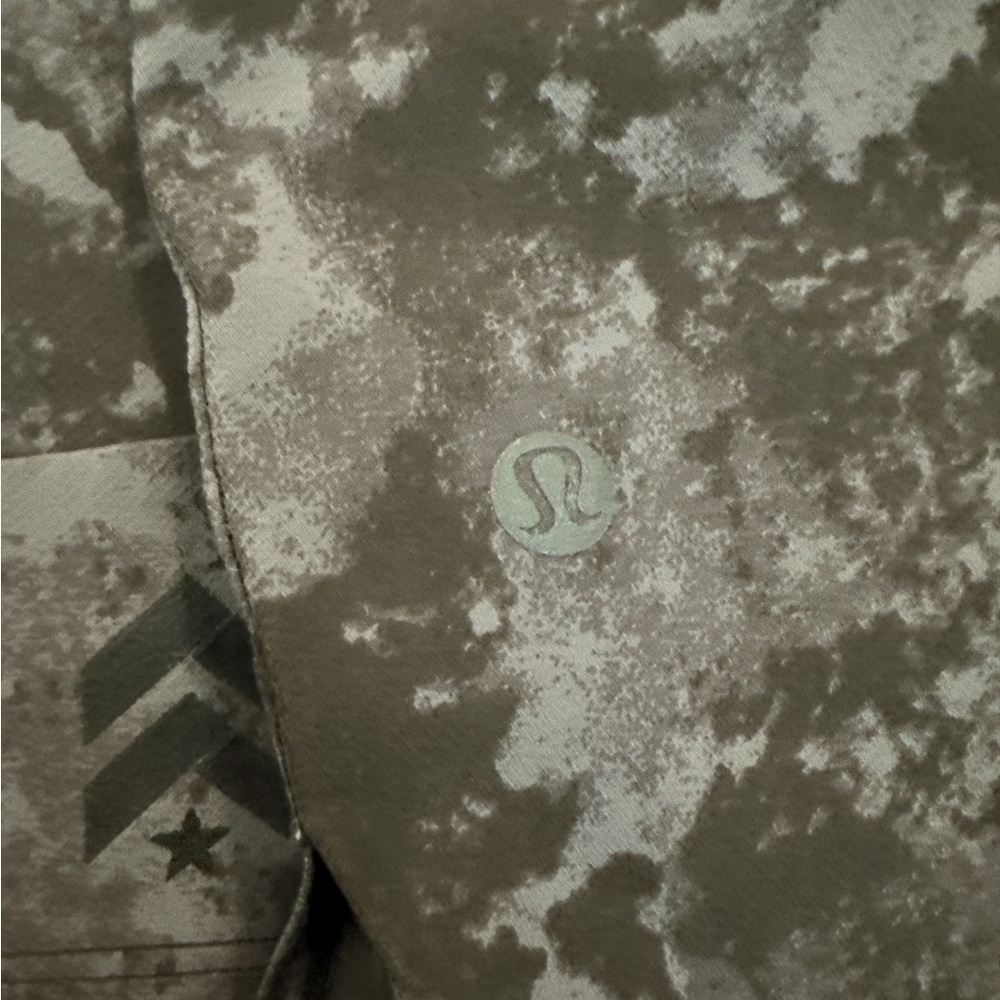 Lululemon License to Train Short 7” inseam - Picture 8 of 9